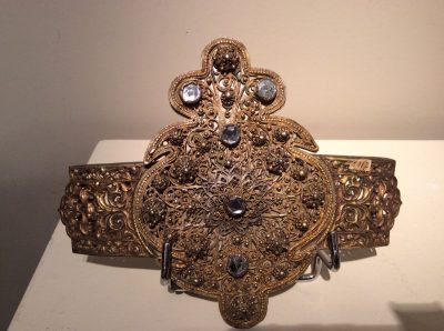 Antiquités la Crédence Antiquaire Paris