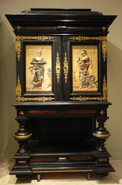 Mobilier Cabinet Neo Renaissance 12 La Credence Antiquaire A Paris 1 1